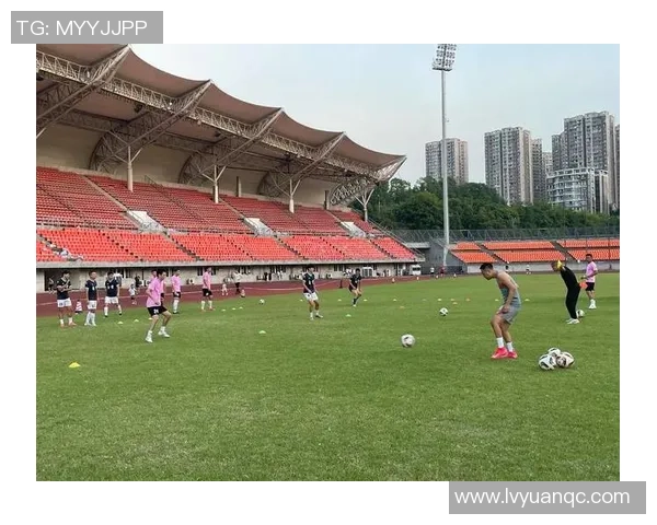 成都足球队荣登足球灵活性排行榜第五名展现出色竞技水平与团队协作能力