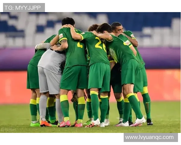 洲际杯赛场上广州排球队展现灵活战术与团队协作的精彩表现