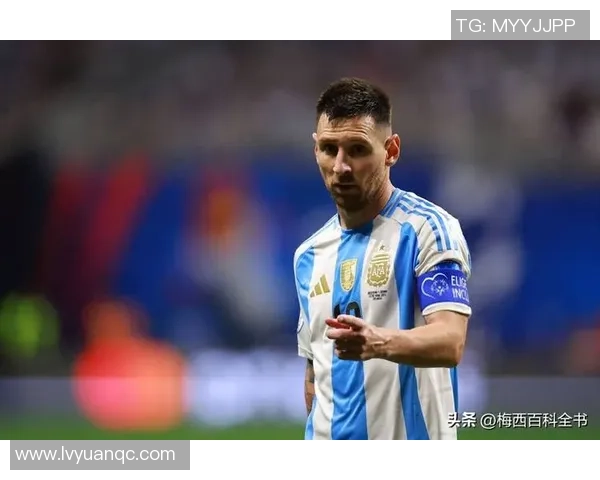 美国足球明星意外去世引发球迷哀悼与媒体广泛关注